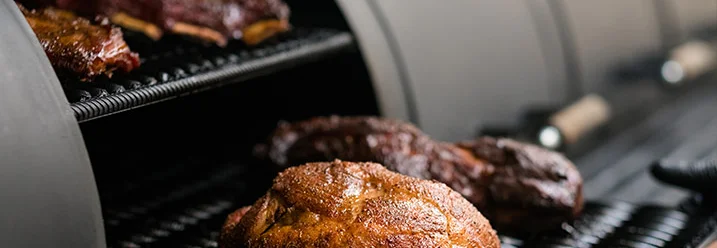 Fleisch auf einem Grill